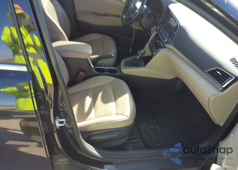 2017 Hyundai Elantra Limited z USA, uszkodzony, nr VIN 5NPD84LF3HH003541